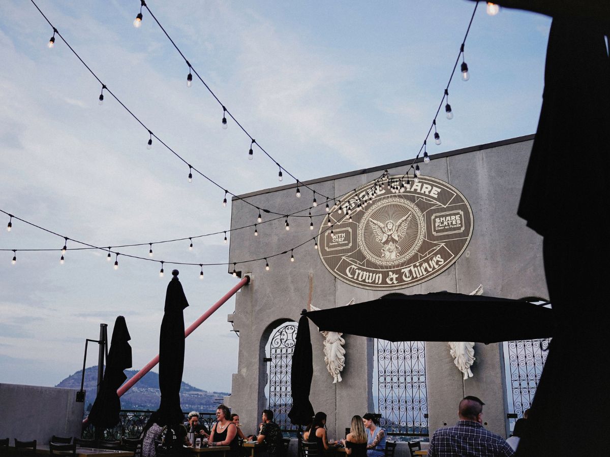 Rooftop Dining Worthy of the Crown
